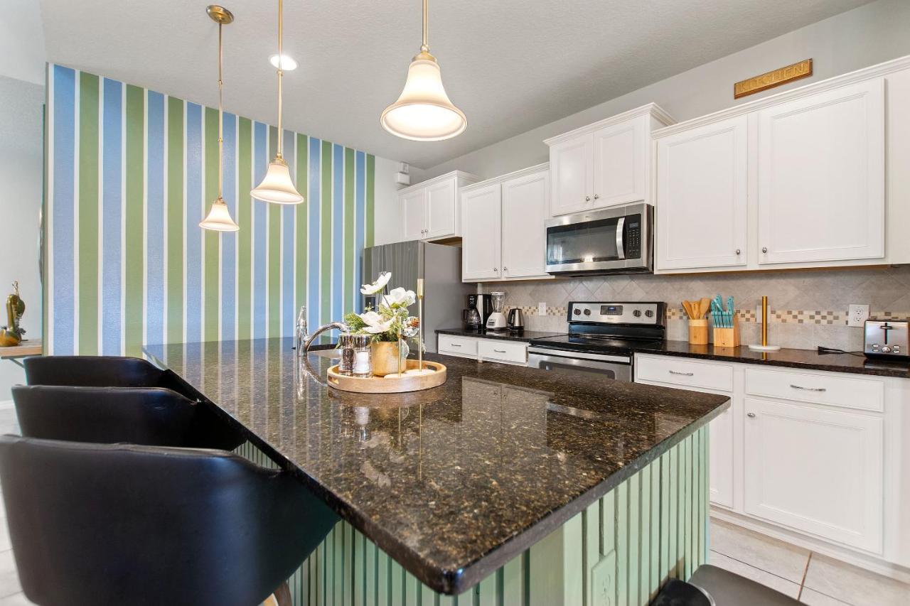 Stylish Cozy Family Getaway With Private Pool And Lake View Kissimmee Exteriör bild
