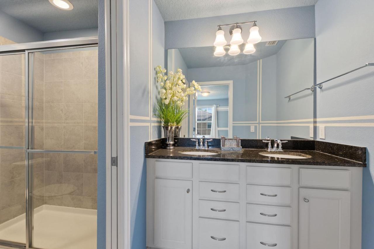 Stylish Cozy Family Getaway With Private Pool And Lake View Kissimmee Exteriör bild